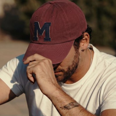 Kasket - Gårda Letter Cap 'M' (bordeaux/blå)