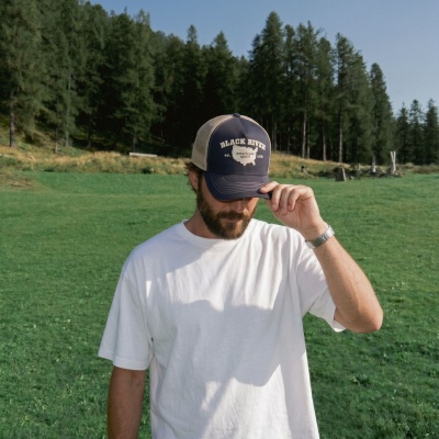Kasket - Black River America Trucker (marineblå/creme)