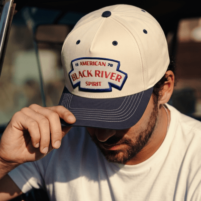 Kasket - Black River Nashville Cotton Snapback (off-white/marineblå)