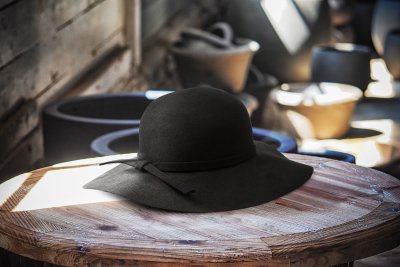 Hatte - Gårda Lessola Floppy Wool Hat (sort)
